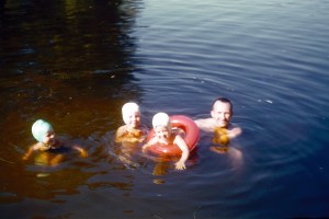 (127) Dad and the Girls July 1955